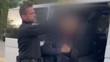 87 millió forintot csaltak ki, kattant a bilincs egy szigetszentmiklósi csaló és strómanjai csuklóján