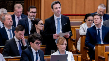 A Fidesz szerint titkos paktumot kötött Magyar Péter sógora Szabó Marcel alkotmánybíróval