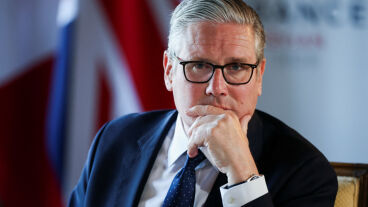 Évekre börtönbe zárják a Keir Starmer ingatlanait felgyújtó két külföldit