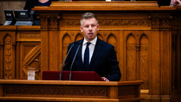 Magyar Péter nyilvános elhatárolódást kér a Katolikus Egyháztól Osztie Zoltán plébános mondatai miatt