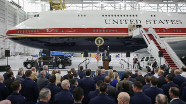 Donald Trump megkapta a világ egyik legdrágább ajándékát, az új Air Force One miatt azonnal kitört a botrány