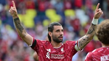 Szoboszlai volt a Liverpool csapatkapitánya, Kerkez sarokkal adott gólpasszt – videó