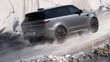 Brutális hajtással jön a piacra a Range Rover V8-as utódja!