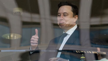Itt a nagy visszatérés: kulcspozíciót kapott Elon Musk a Trump-kormányzatban